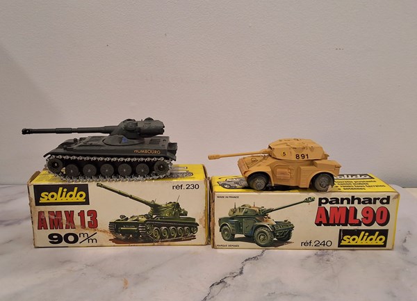 Lot 1307 - SOLIDO TANKS
