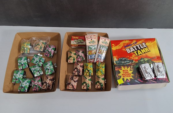 Lot 1489 - MINI TANKS