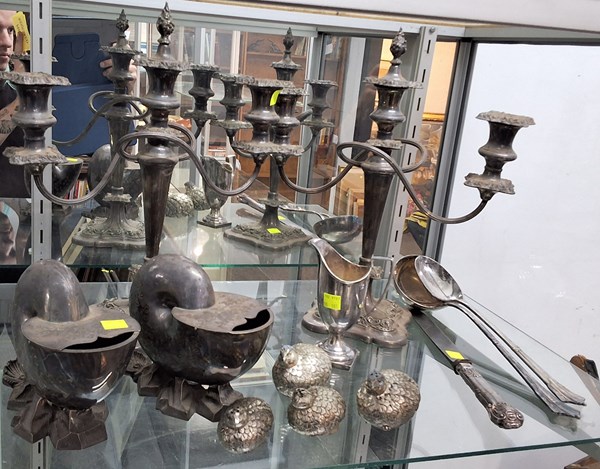 Lot 1564 - METALWARES