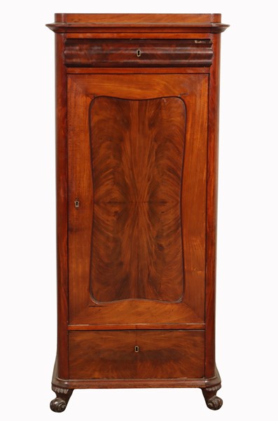 Lot 23 - MAHOGANY PIER CABINET