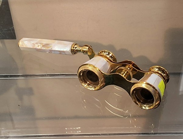 Lot 1328 - OPERA GLASSES