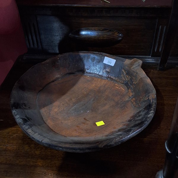 Lot 121 - BOWL