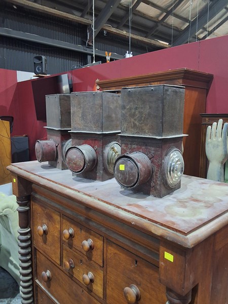 Lot 178 - RAIL LAMPS