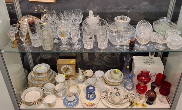 Lot 1439 - CHINA AND GLASS