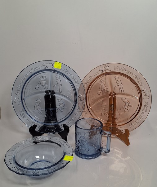 Lot 1226 - CHILDRENS GLASSWARE