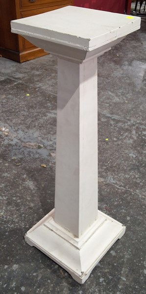 Lot 219 - PEDESTAL