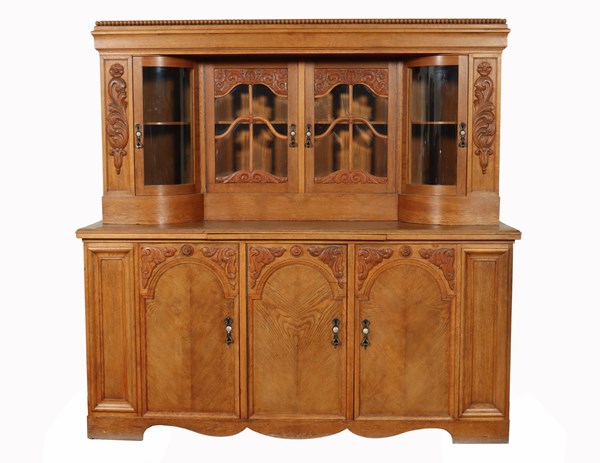 Lot 53 - OAK BUFFET DRESSER