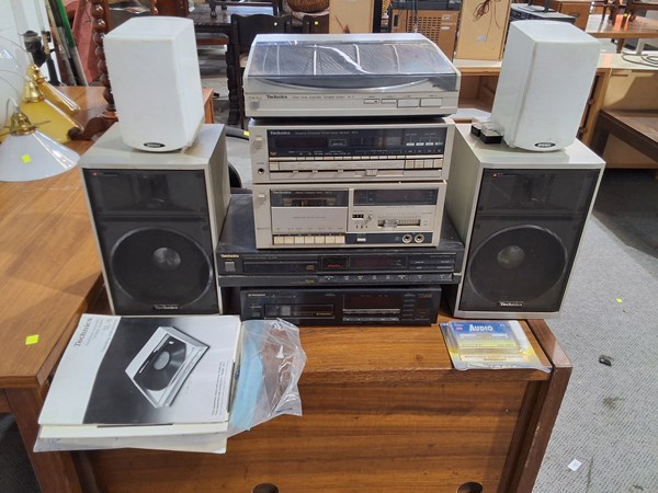 Lot 423 - STEREO LOT