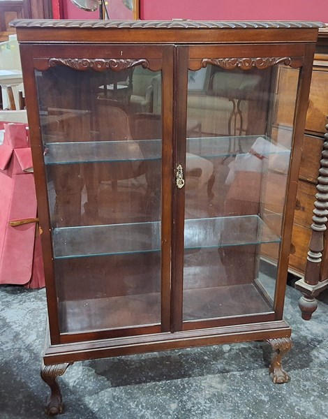 Lot 169 - CHINA CABINET