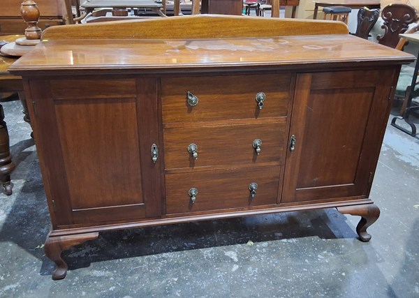 Lot 112 - SIDEBOARD