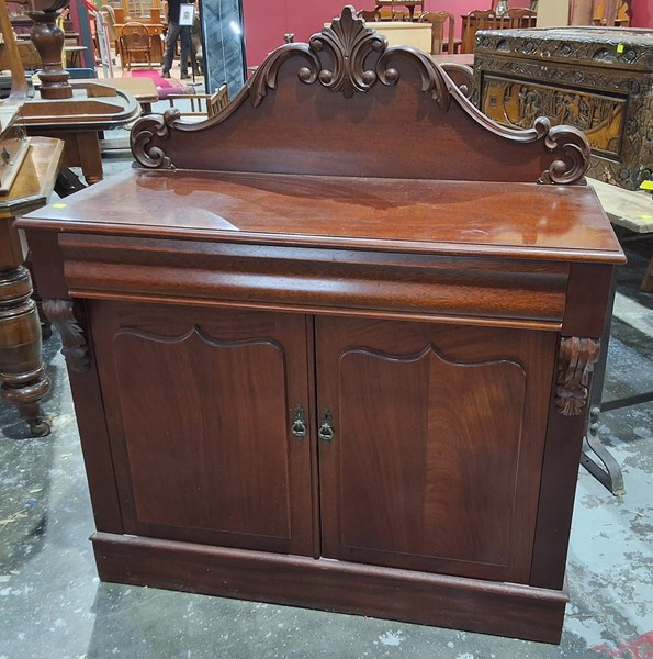 Lot 183 - CHIFFONIER