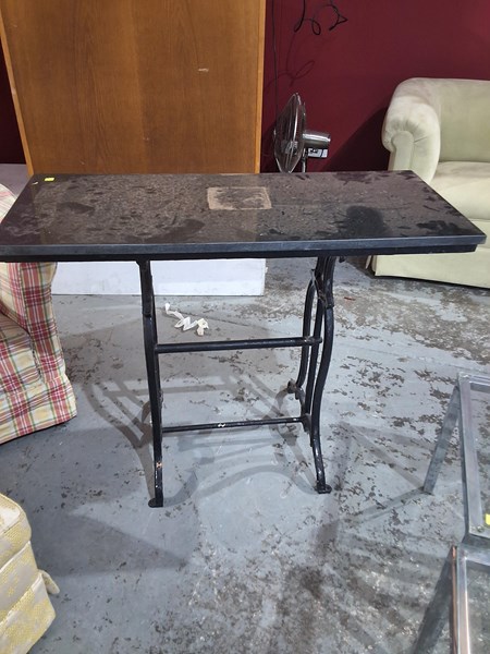 Lot 431 - GARDEN TABLE