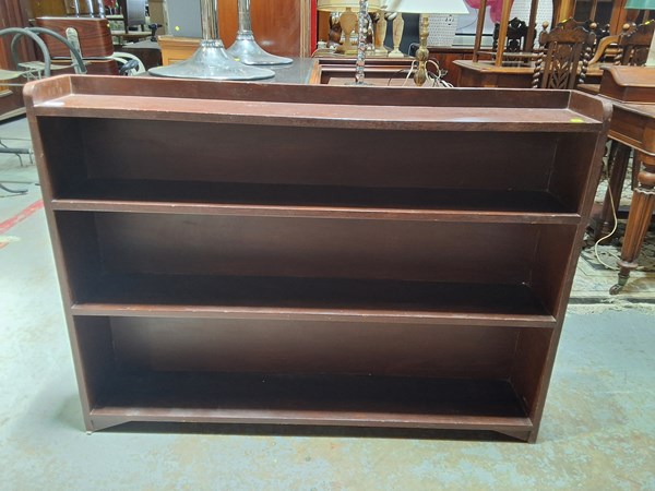 Lot 264 - BOOKSHELF