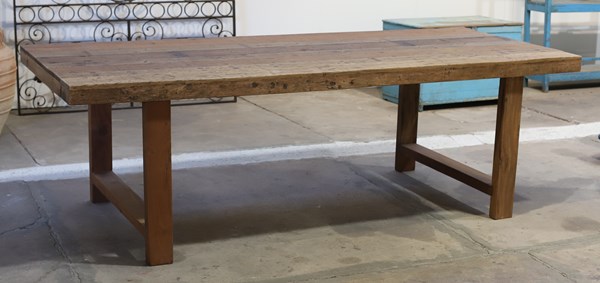 Lot 96 - DINING TABLE