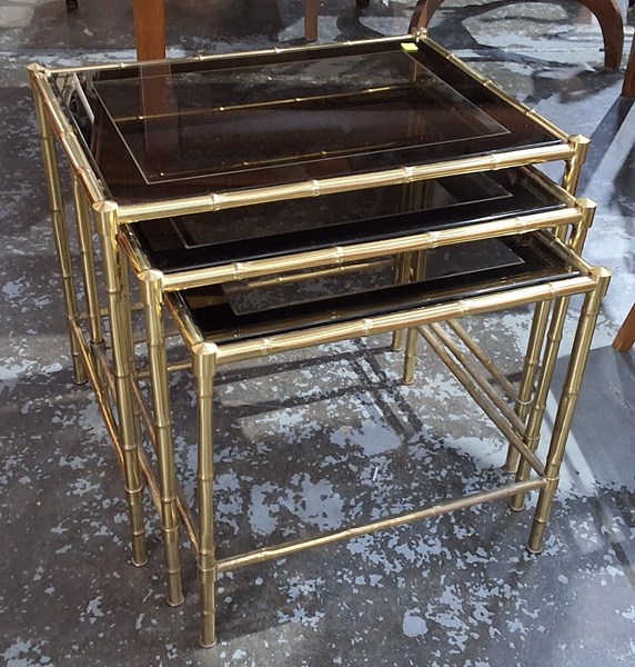 Lot 18 - NEST OF TABLES