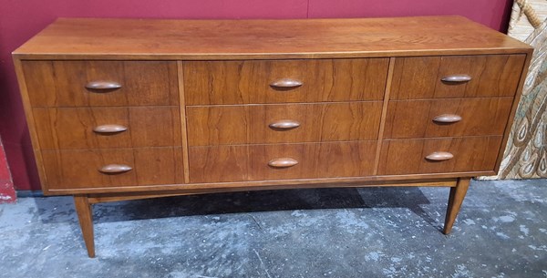 Lot 6 - SIDEBOARD