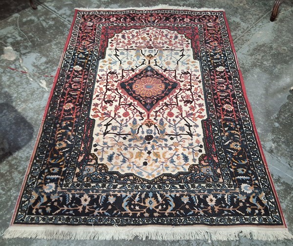 Lot 208 - FLOOR RUG