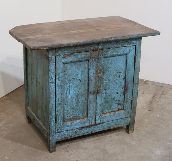 Lot 61 - CABINET