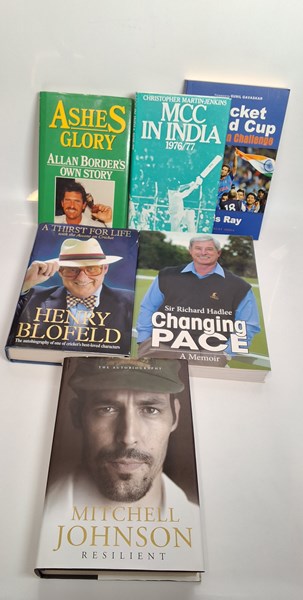 Lot 1514 - SIGNED CRICKET LIBRARY
