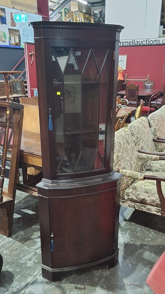 Lot 104 - CORNER CABINET