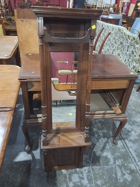 Lot 65 - BRACKET MIRROR