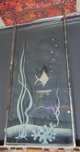 Lot 325 - RETRO GLASS SCREEN