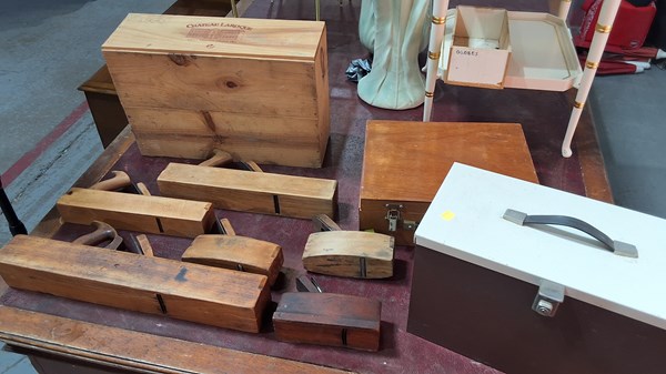 Lot 390 - TIMBER PLANES