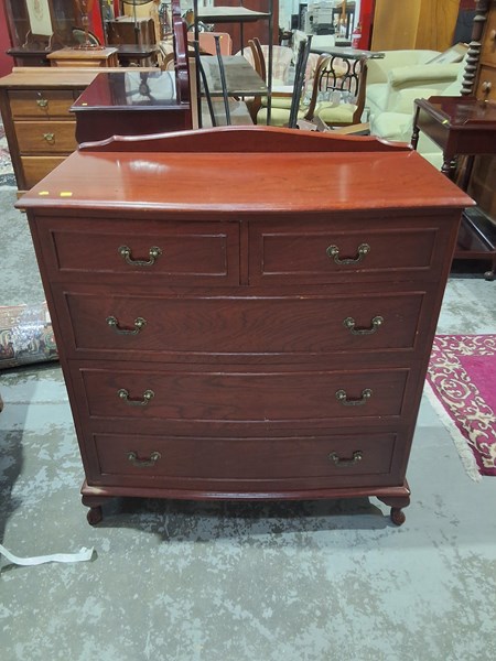 Lot 164 - CHEST OF DRAWERS