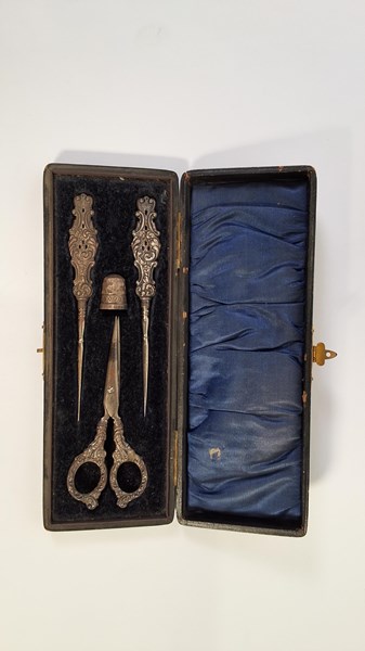 Lot 1113 - SILVER SEWING CASE