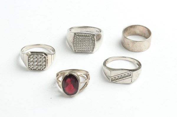 Lot 1098 - SILVER RINGS