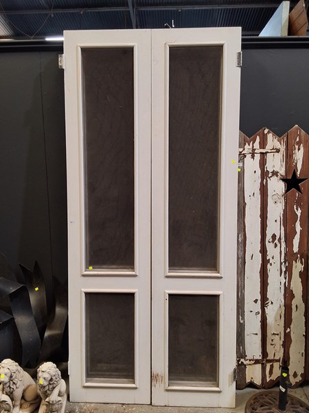 Lot 354 - SCREEN DOORS