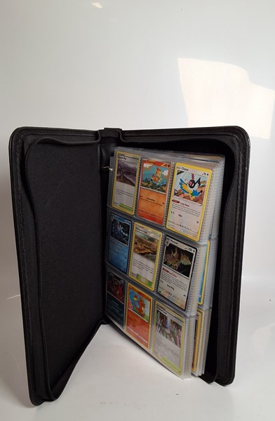 Lot 1492 - POKEMON CARDS