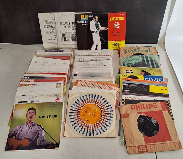 Lot 1336 - ELVIS 45s