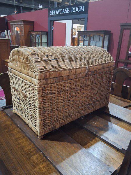 Lot 132 - CANE TRUNK