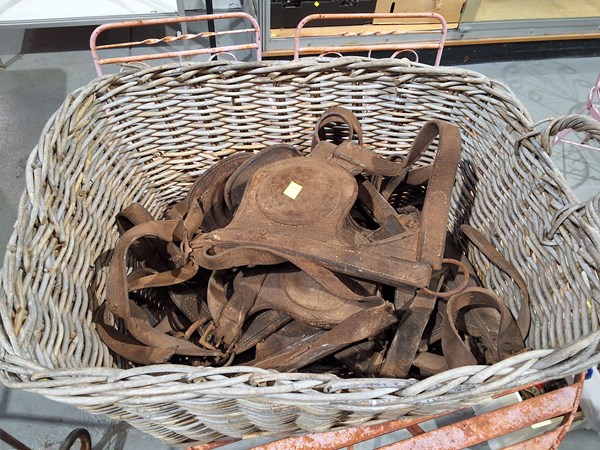 Lot 384 - LEATHER HORSE TACK