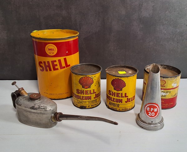 Lot 1558 - PETRONALIA