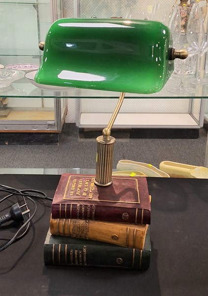 Lot 163 - BOOK LAMP
