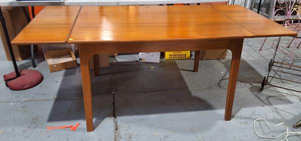Lot 380 - MID-CENTURY DINING TABLE