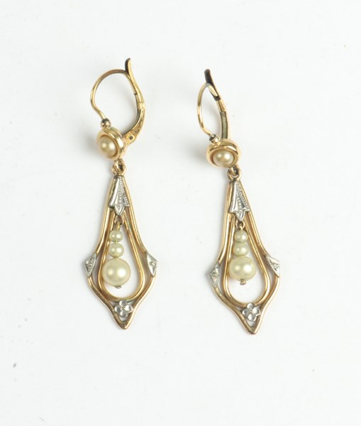 Lot 1076 - EARRINGS