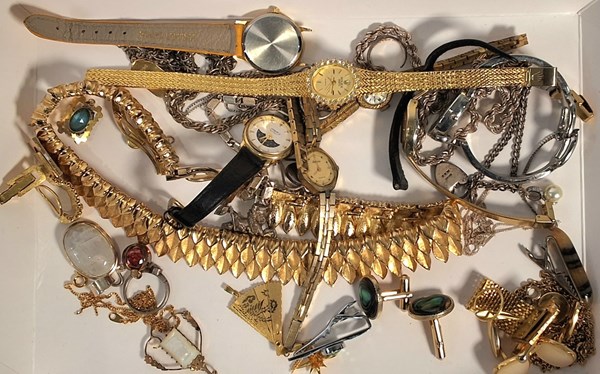 Lot 1123 - JEWELLERY