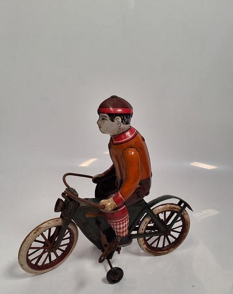 Lot 1290 - TINPLATE CYCLIST