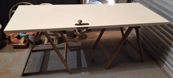 Lot 346 - DOOR TRESTLE