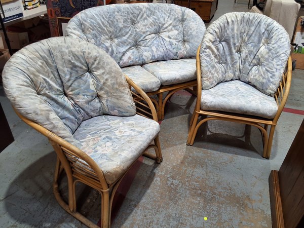 Lot 417 - CANE LOUNGE SUITE