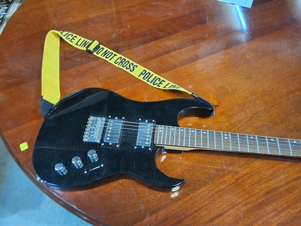 Lot 257 - ELECTRIC GUITAR
