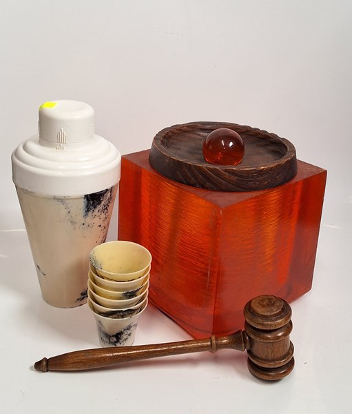 Lot 1368 - RETRO HOMEWARES