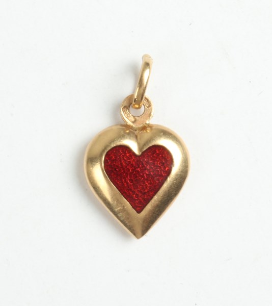 Lot 1055 - GOLD CHARM/PENDANT