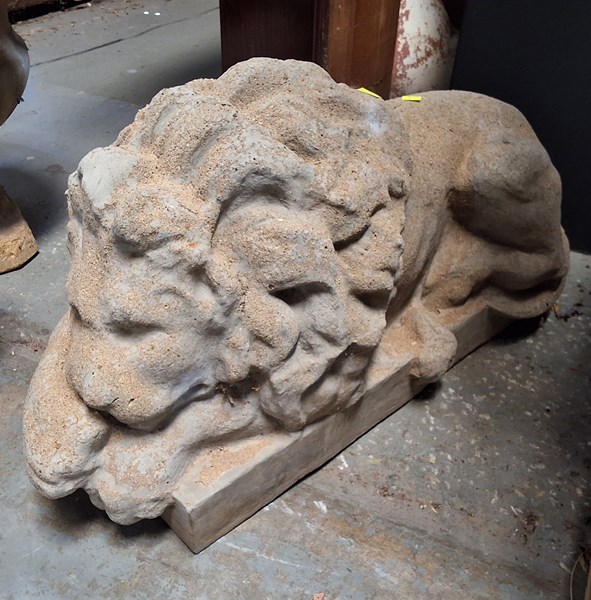 Lot 350 - LION STATUE