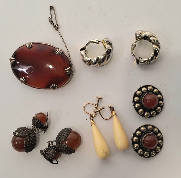 Lot 1125 - JEWELLERY