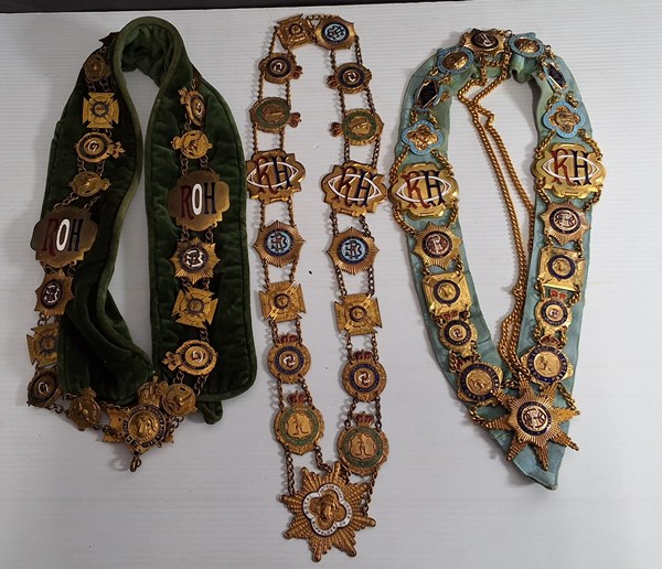 Lot 1374 - MASONIC REGALIA