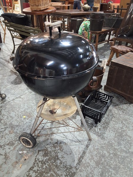 Lot 278 - WEBER KETTLE BBQ